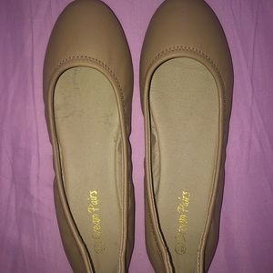 Dream Pairs nude slip on flats